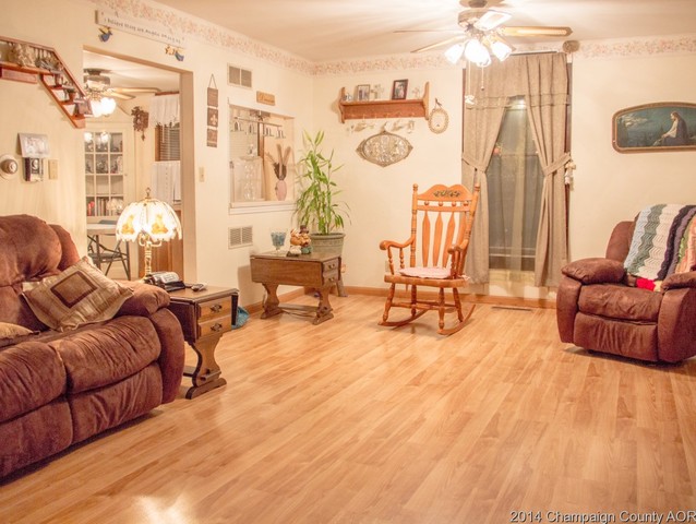 403 E Mcclelland St, Monticello, IL 61856 photo 6