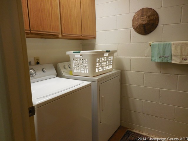 2006 Crescent Dr, Champaign, IL 61821 photo 13