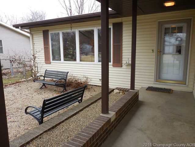 2006 Crescent Dr, Champaign, IL 61821 photo 2