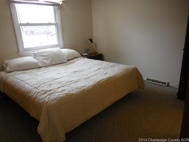 2006 Crescent Dr, Champaign, IL 61821 photo 10