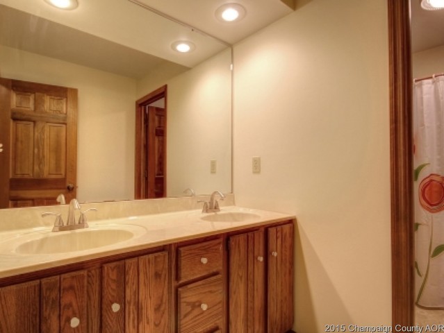 2801 Galen Dr, Champaign, IL 61821 photo 14