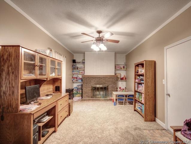 307 Eisenhower Dr, Philo, IL 61864 photo 4