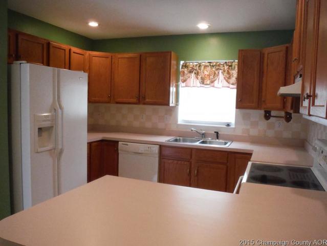 605 Valley View Dr, Philo, IL 61864 photo 8