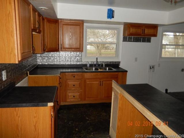 1218 Paula Dr, Champaign, IL 61821 photo 3
