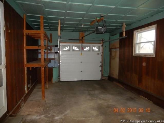 1218 Paula Dr, Champaign, IL 61821 photo 2