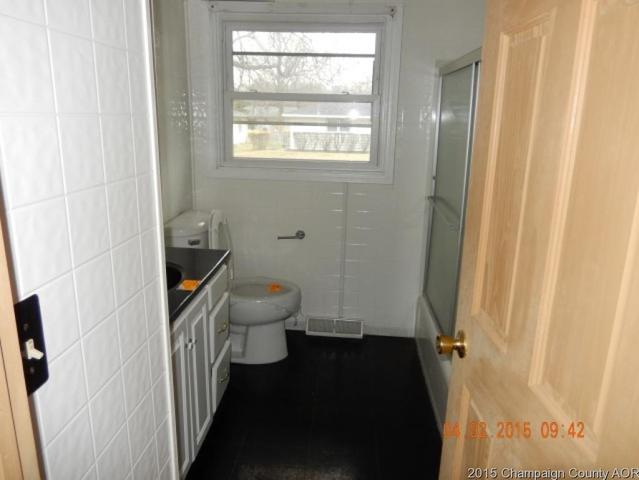 1218 Paula Dr, Champaign, IL 61821 photo 5