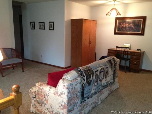 1037 Pinecrest Dr, Rantoul, IL 61866 photo 4
