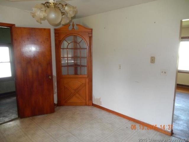 223 S Elm St, Arthur, IL 61911 photo 8