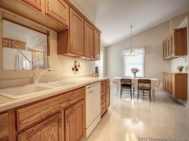2522 Windward, Champaign, IL 61821 photo 6