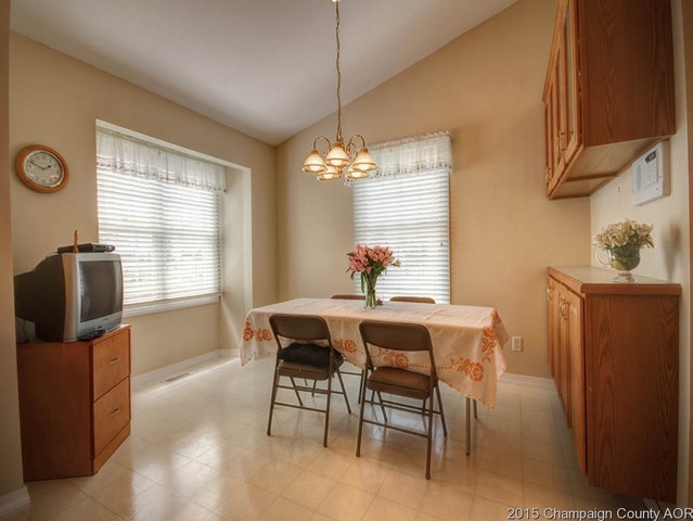2522 Windward, Champaign, IL 61821 photo 4