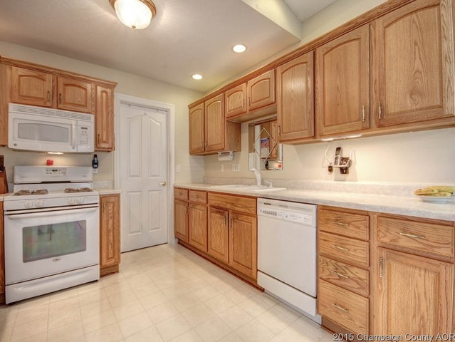 2522 Windward, Champaign, IL 61821 photo 8
