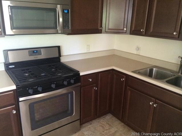 2904 Willowpark Dr, Champaign, IL 61821 photo 3