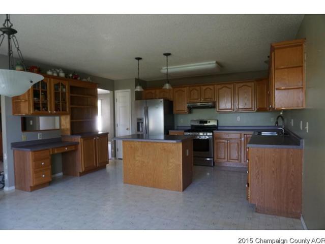 110 E Benham, Tolono, IL 61880 photo 7