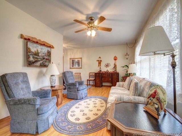 2308 Brett Dr, Champaign, IL 61821 photo 4