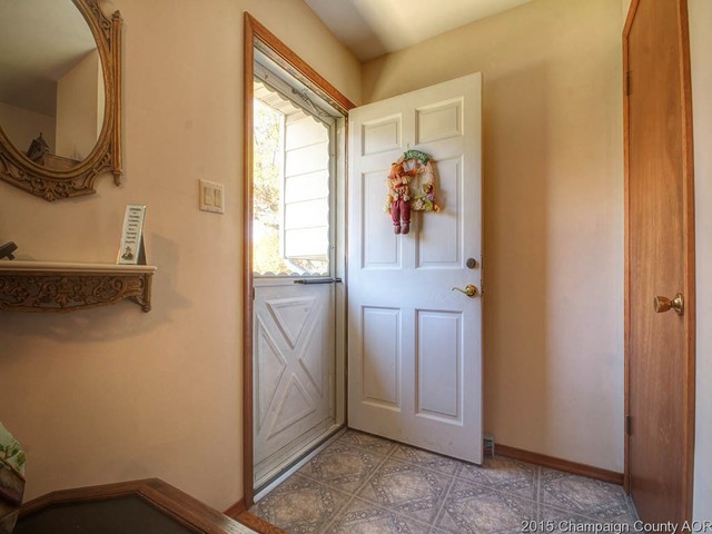 2308 Brett Dr, Champaign, IL 61821 photo 3