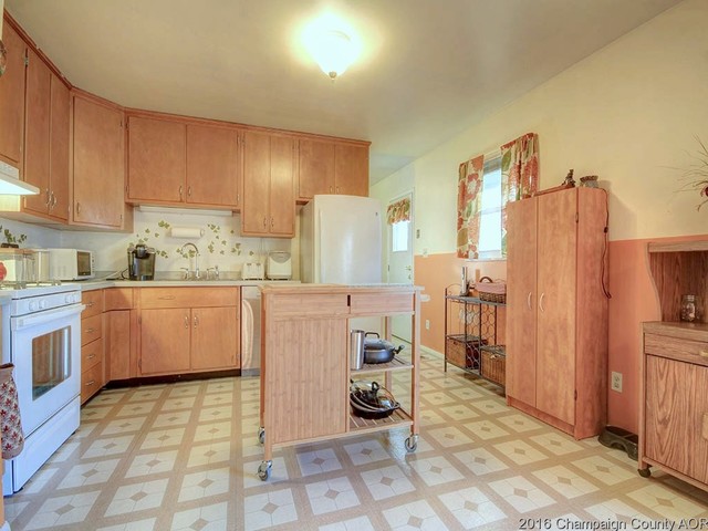 807 Maplepark Dr, Champaign, IL 61821 photo 3
