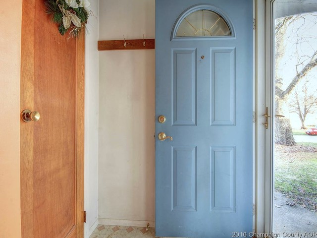 807 Maplepark Dr, Champaign, IL 61821 photo 2