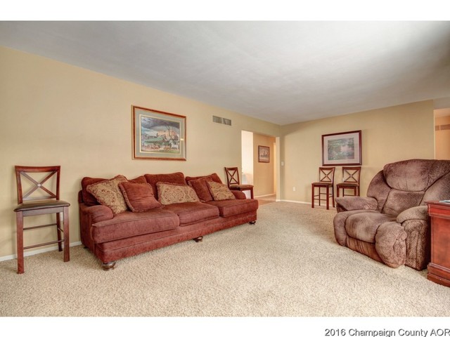 420 John St, Paxton, IL 60957 photo 4
