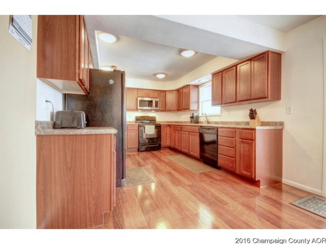 420 John St, Paxton, IL 60957 photo 9