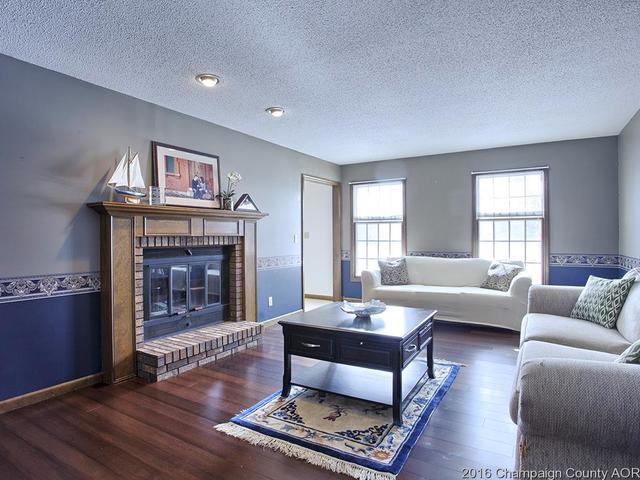 1406 Devonshire Dr, Champaign, IL 61821 photo 2