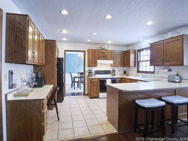 1406 Devonshire Dr, Champaign, IL 61821 photo 6