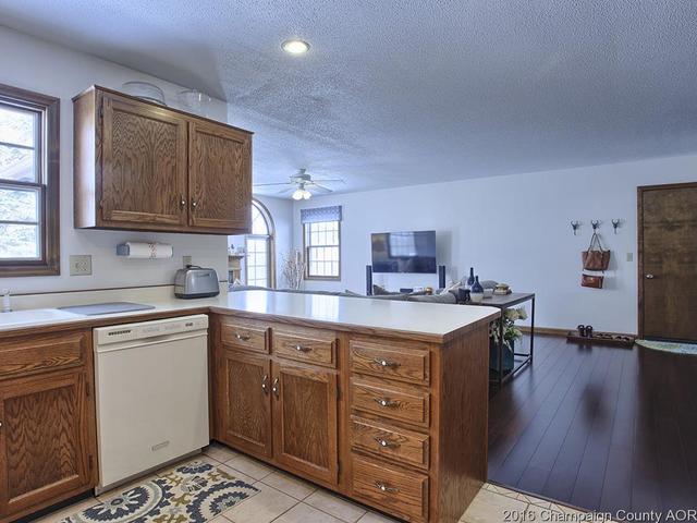 1406 Devonshire Dr, Champaign, IL 61821 photo 7