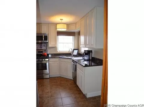 321 S Pne, Arthur, IL 61911 photo 4