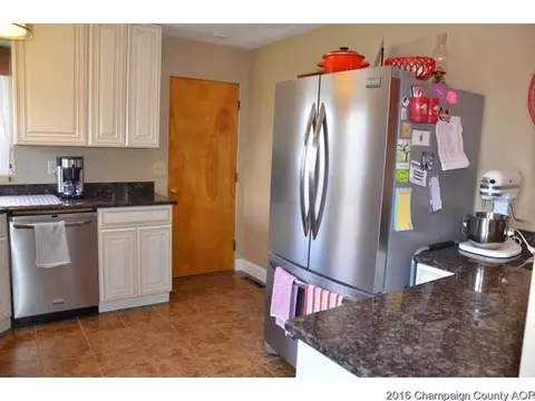 321 S Pne, Arthur, IL 61911 photo 6