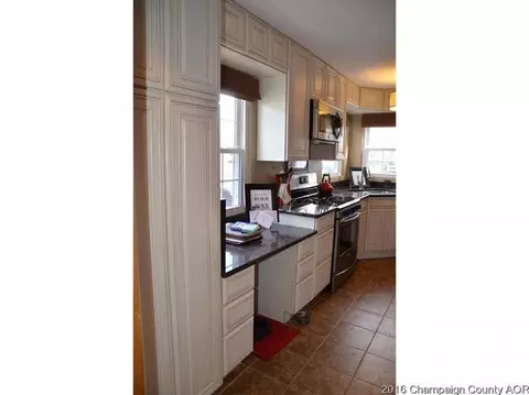 321 S Pne, Arthur, IL 61911 photo 3