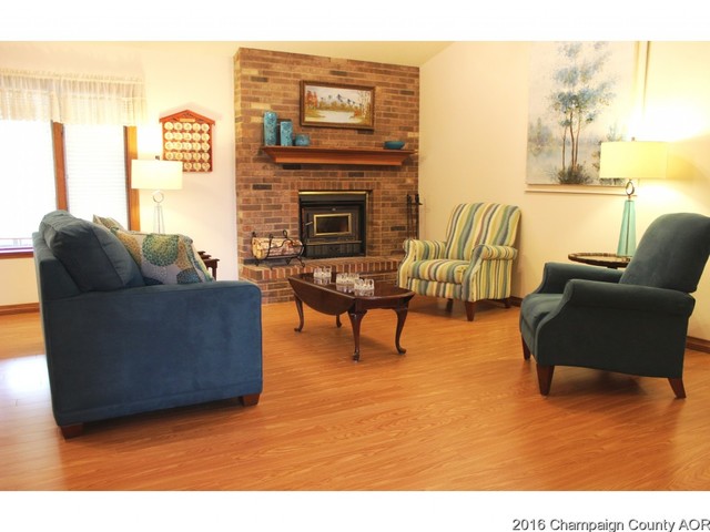 8 Wesley Ct, Sidney, IL 61877 photo 4