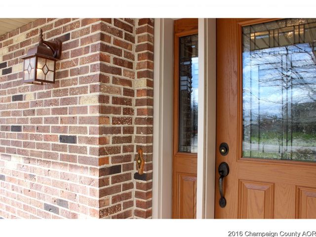 8 Wesley Ct, Sidney, IL 61877 photo 2