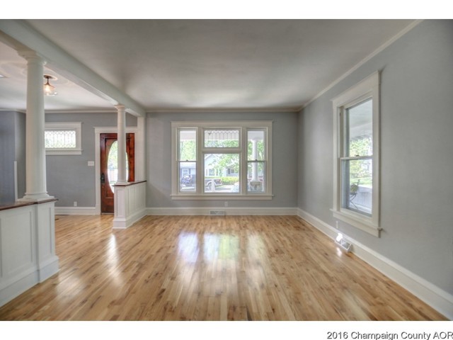 119 E Bond St, Monticello, IL 61856 photo 3
