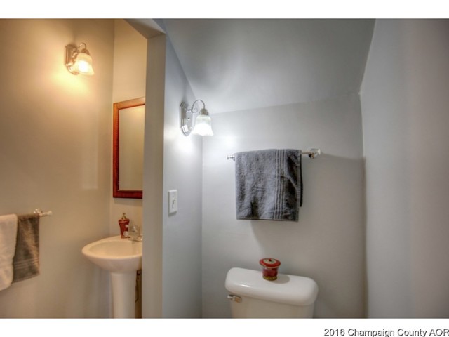 119 E Bond St, Monticello, IL 61856 photo 21