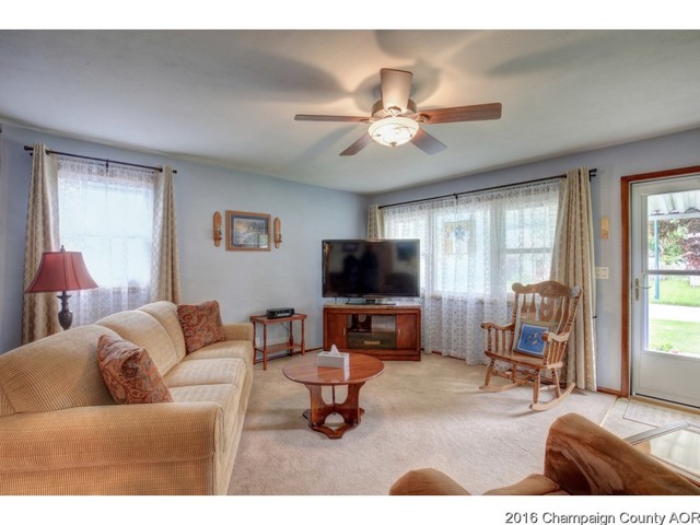 1904 Roberta Ln, Champaign, IL 61821 photo 3