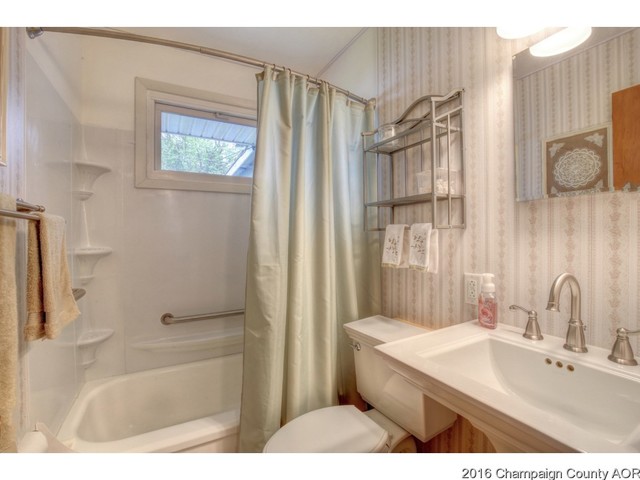 1904 Roberta Ln, Champaign, IL 61821 photo 12