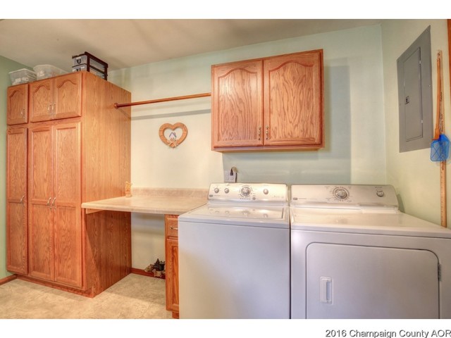 1904 Roberta Ln, Champaign, IL 61821 photo 8