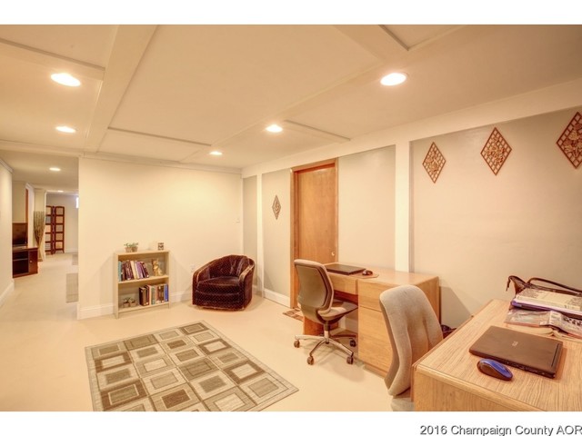 2009 Broadmoor, Champaign, IL 61821 photo 8