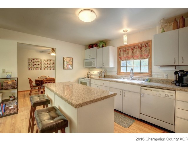 2009 Broadmoor, Champaign, IL 61821 photo 3