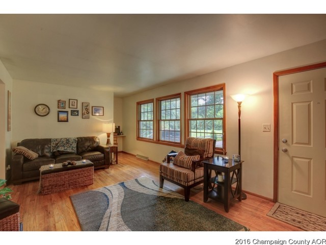 2009 Broadmoor, Champaign, IL 61821 photo 2