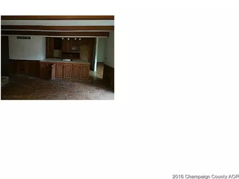213 Hillside Ln, Bloomington, IL 61701 photo 4