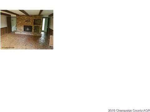 213 Hillside Ln, Bloomington, IL 61701 photo 3