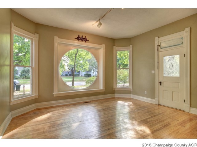210 E Bond St, Monticello, IL 61856 photo 4