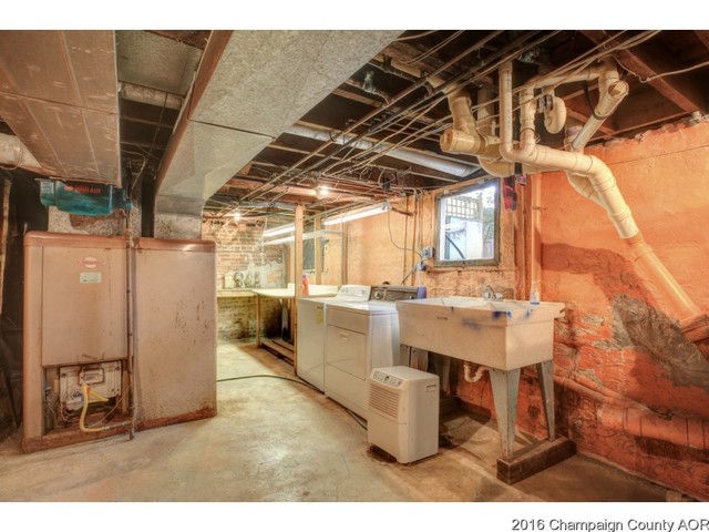 210 E Bond St, Monticello, IL 61856 photo 22