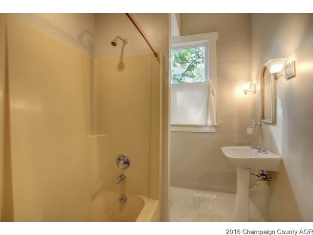 210 E Bond St, Monticello, IL 61856 photo 19
