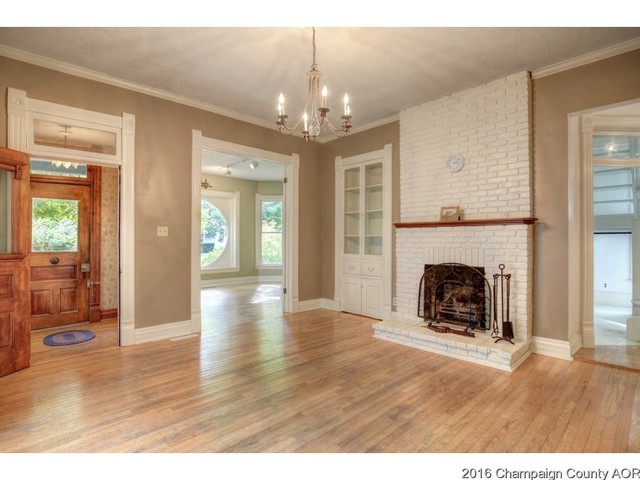 210 E Bond St, Monticello, IL 61856 photo 6