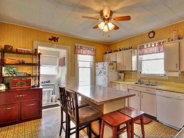 404 E Madison St, Philo, IL 61864 photo 8