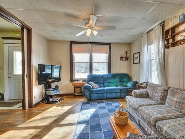 404 E Madison St, Philo, IL 61864 photo 6