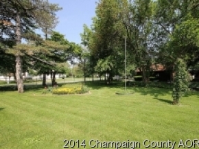 300 E Franklin St, Bement, IL 61813 photo 4