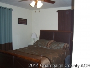 205 E River Rd, Tolono, IL 61880 photo 8