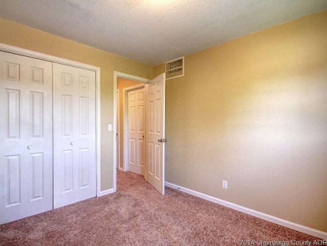 1050 Pinecrest Dr, Rantoul, IL 61866 photo 17